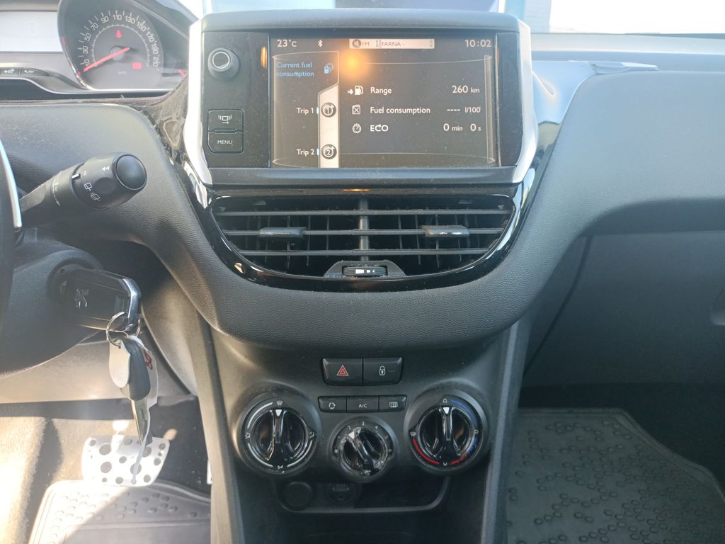 peugeot-208-active-1-4-hdi-75k-automat - 9