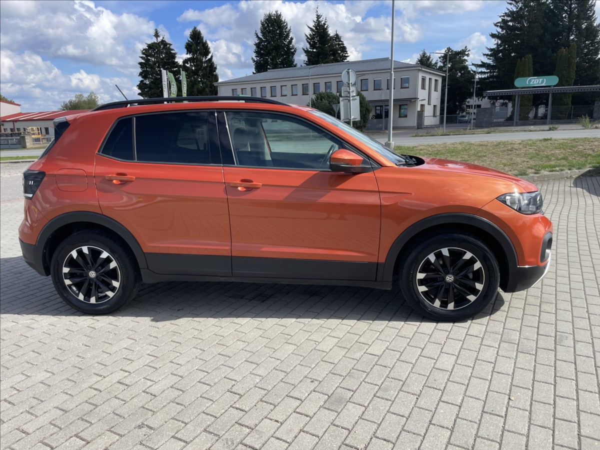 volkswagen-t-cross-1-0-tsi-70kw-radar-klima-odp-dph - 4