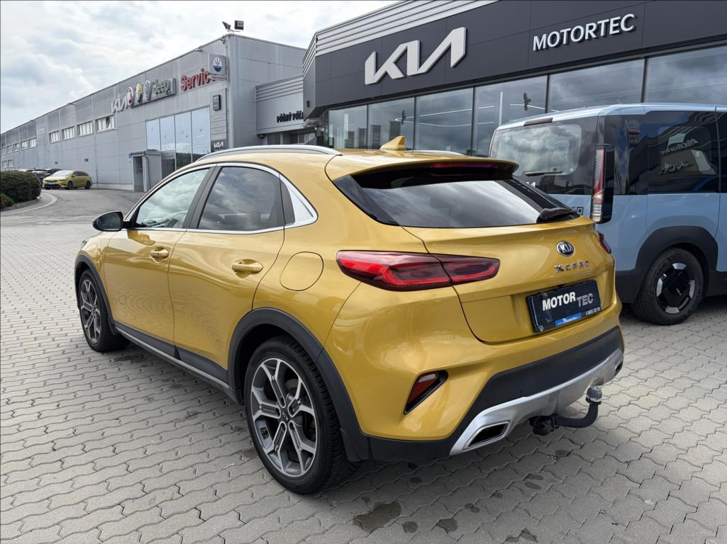 kia-xceed-1-6-crdi-100kw-mhev-7dct-top - 3