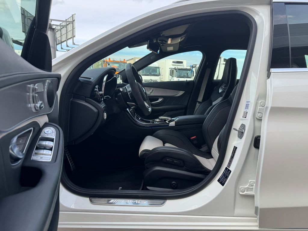 mercedes-benz-tridy-c-63s-amg - 8