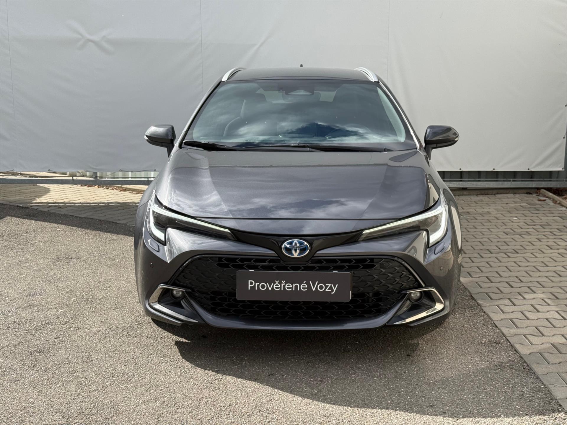 toyota-corolla-1-8-style-hybrid - 1