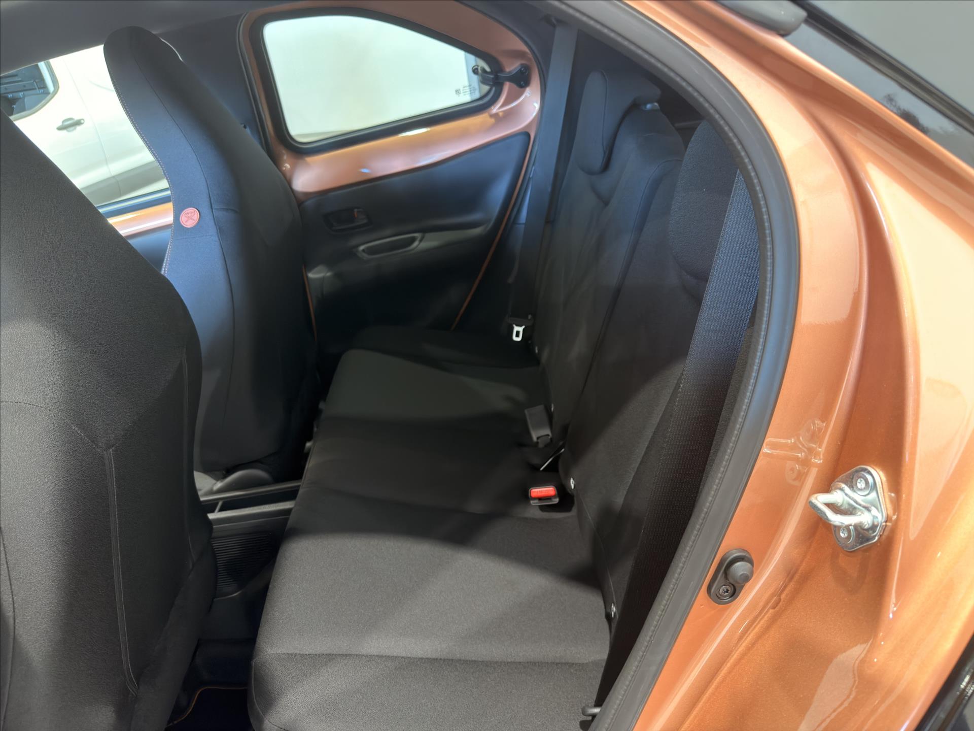 toyota-aygo-0-0-1-5-hybrid-115k-executive - 7