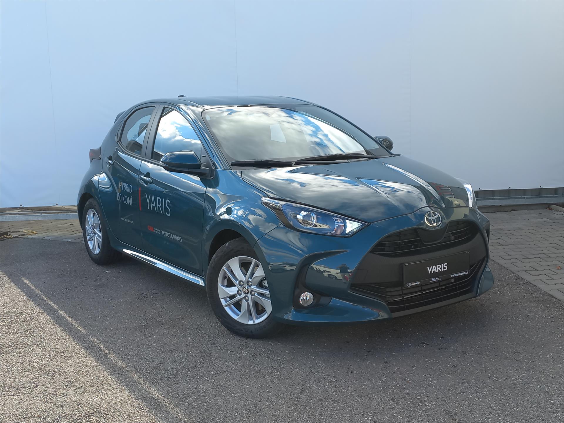 toyota-yaris-1-5-hybrid-e-cvt-116k-comfort - 4