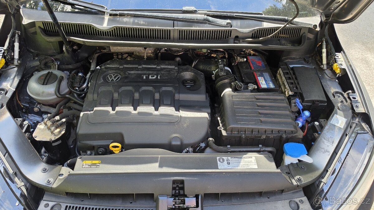 volkswagen-touran-1-6-tdi-2016 - 9