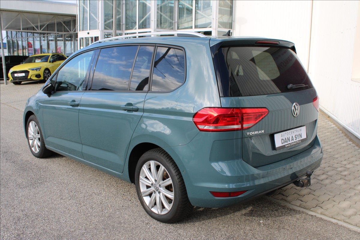 volkswagen-touran-1-5-tsi-iq-drive-dsg - 3
