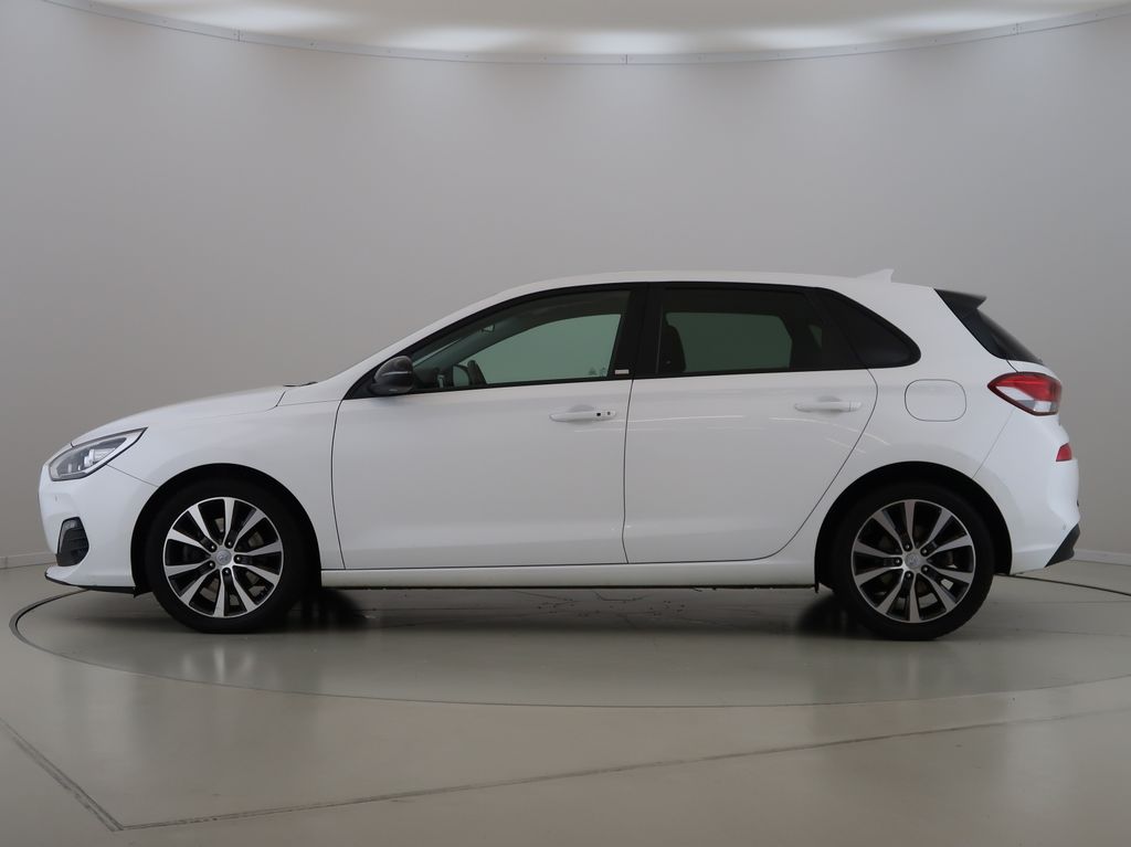 hyundai-i30-1-4-t-gdi-103kw-manual-kamera - 7