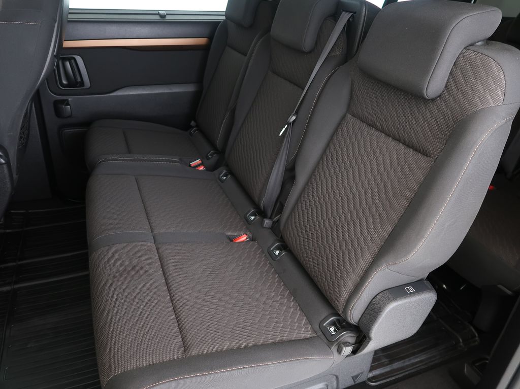 toyota-proace-verso-2-0-d-4d-l2-family-manual-cz-1maj - 9