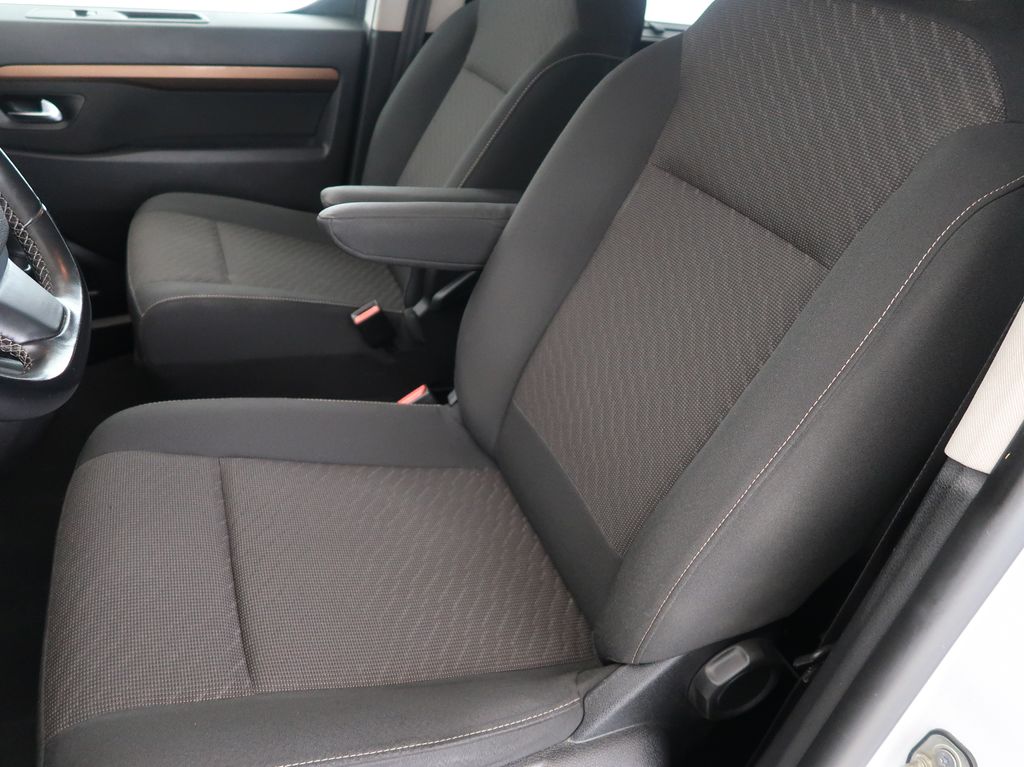 toyota-proace-2-0-d-4d-l2-family-manual-cz-1maj - 8