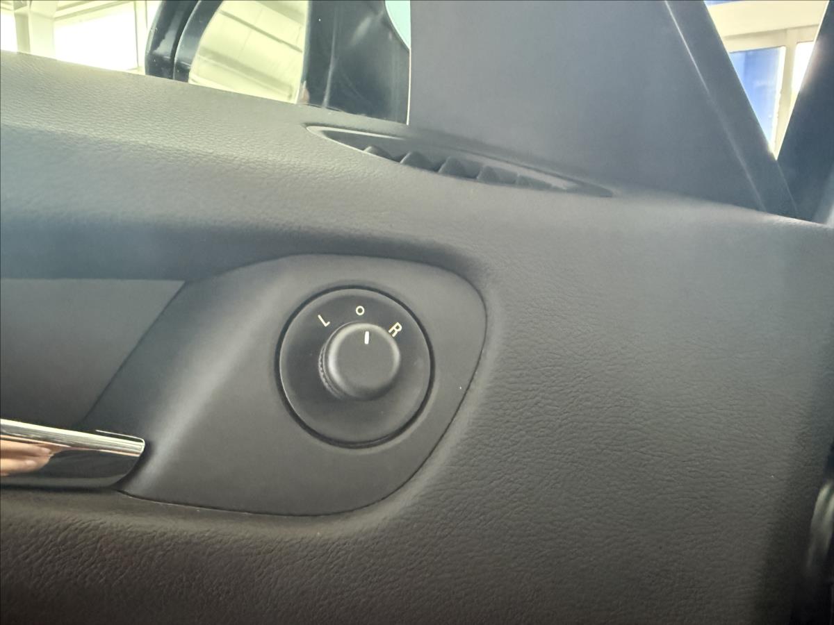 opel-zafira-1-4-103kw-serviska-2-maj-7mist - 9