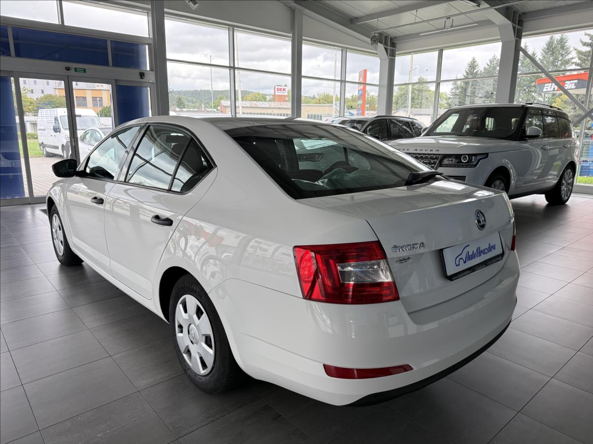 skoda-octavia-1-6-tdi-66kw-serviska-2-maj-cr - 3