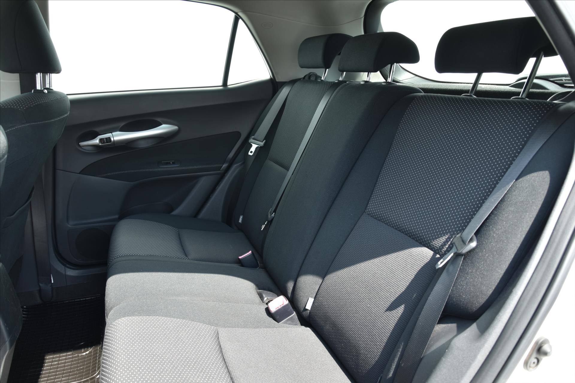 toyota-auris-1-6-vvt-i-97kw-cr - 9