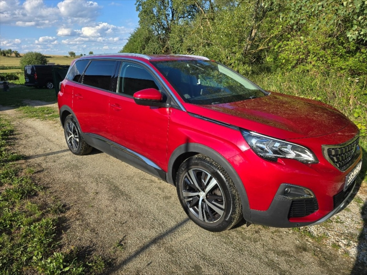 Peugeot 5008 1,5   59 000 km/ 1.majitel/ v záruce