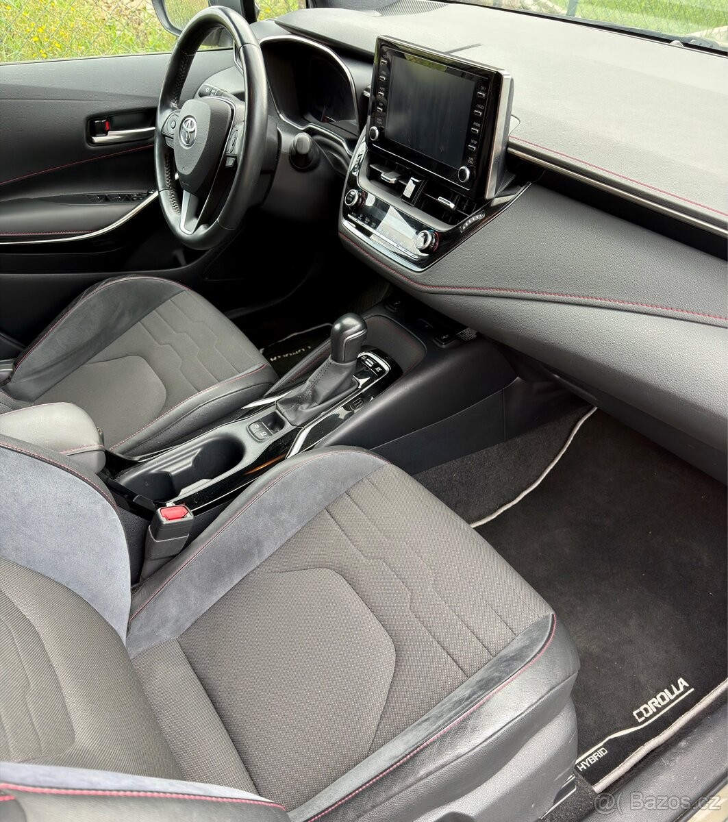 toyota-corolla-1-8-hybrid-selection - 5