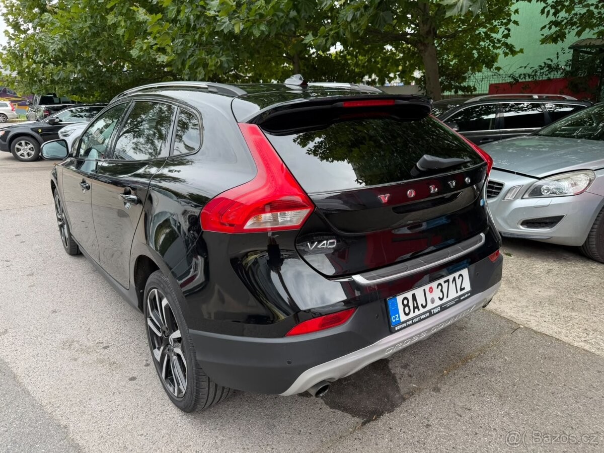 volvo-v40-2-0-t5-awd-polestar-186-kw-automa - 8
