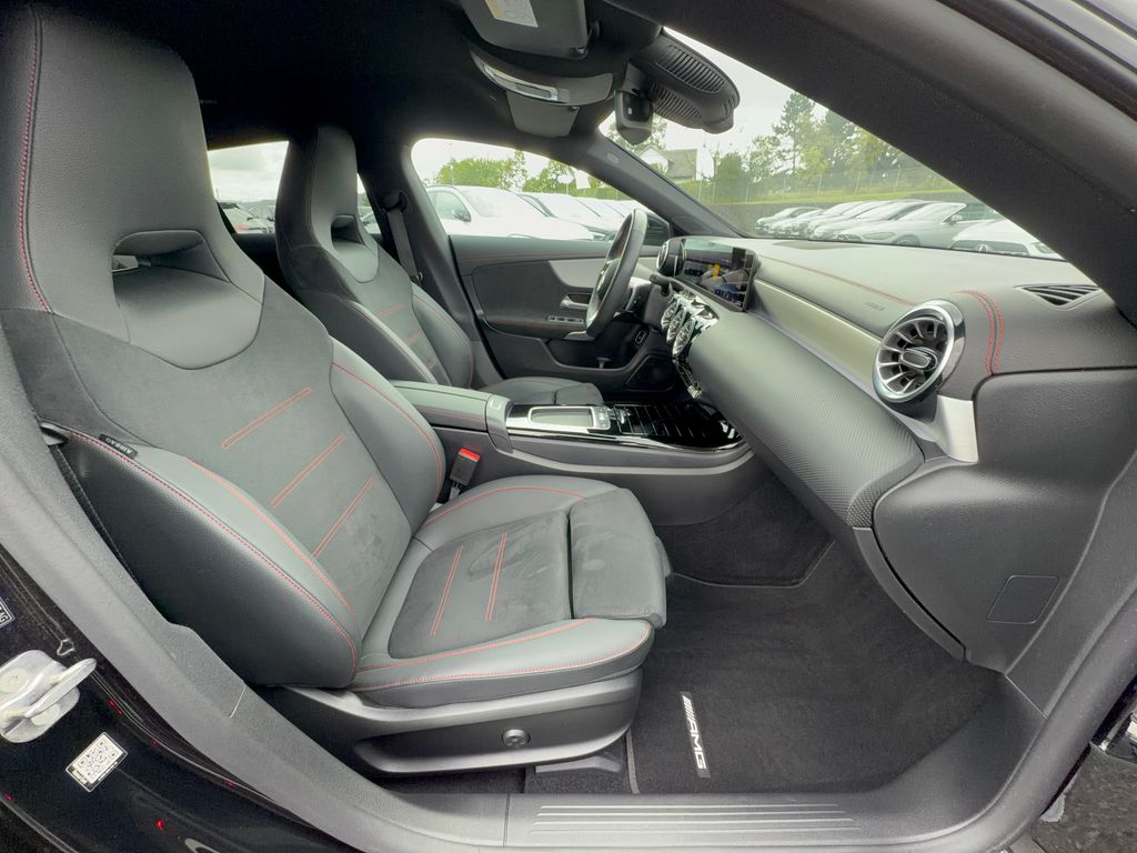 mercedes-benz-cla-250-e-amg-shooting-brake - 9