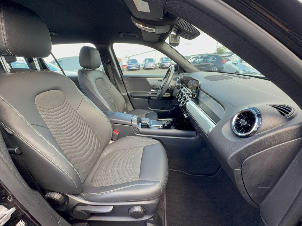 mercedes-benz-glb-200-d-4matic - 9