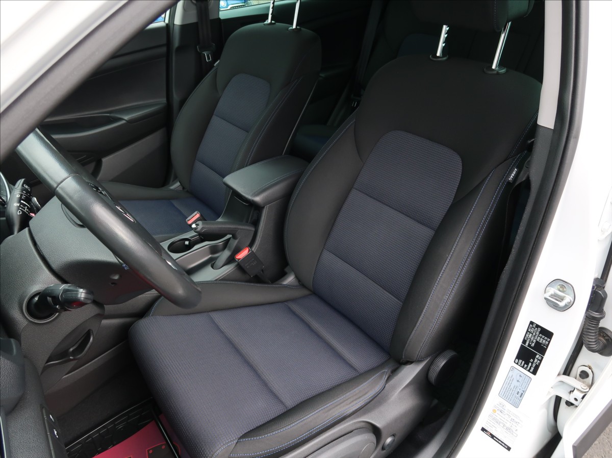 hyundai-tucson-1-7-crdi-85kw-1majcr-navi-tazne - 9