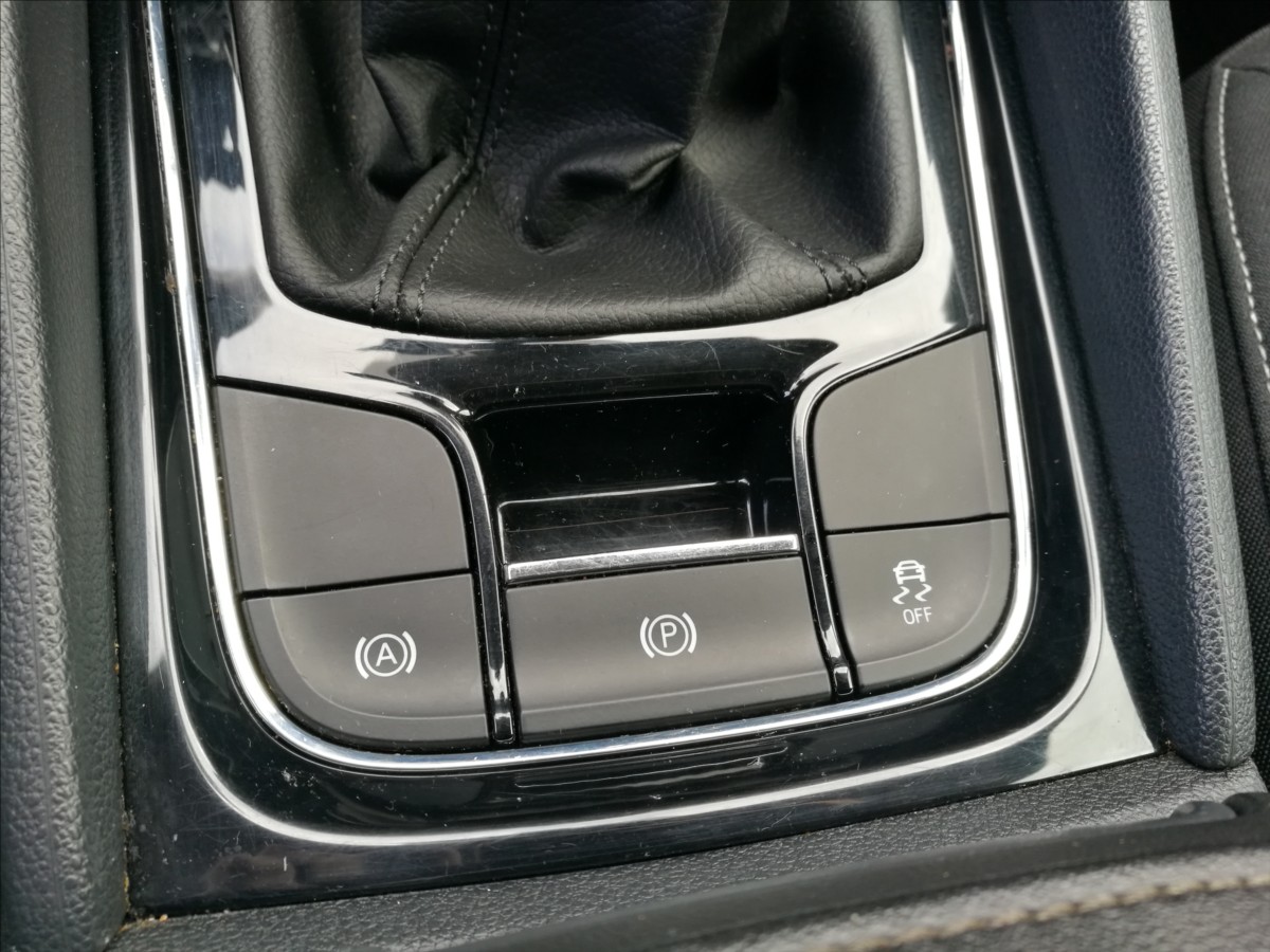 skoda-karoq-1-5-tsi-1-majitel - 8