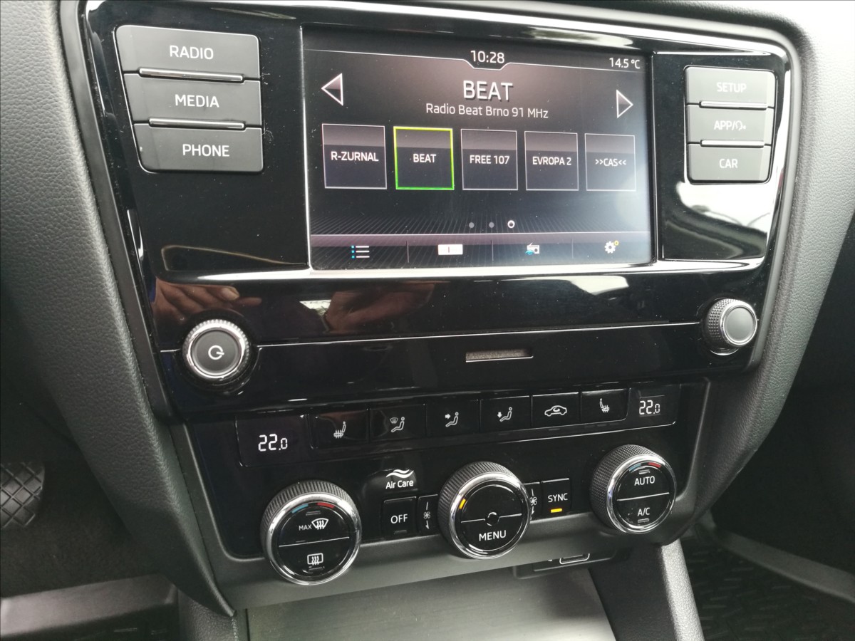 skoda-octavia-1-5-tsi-1-majitel-kombi - 6