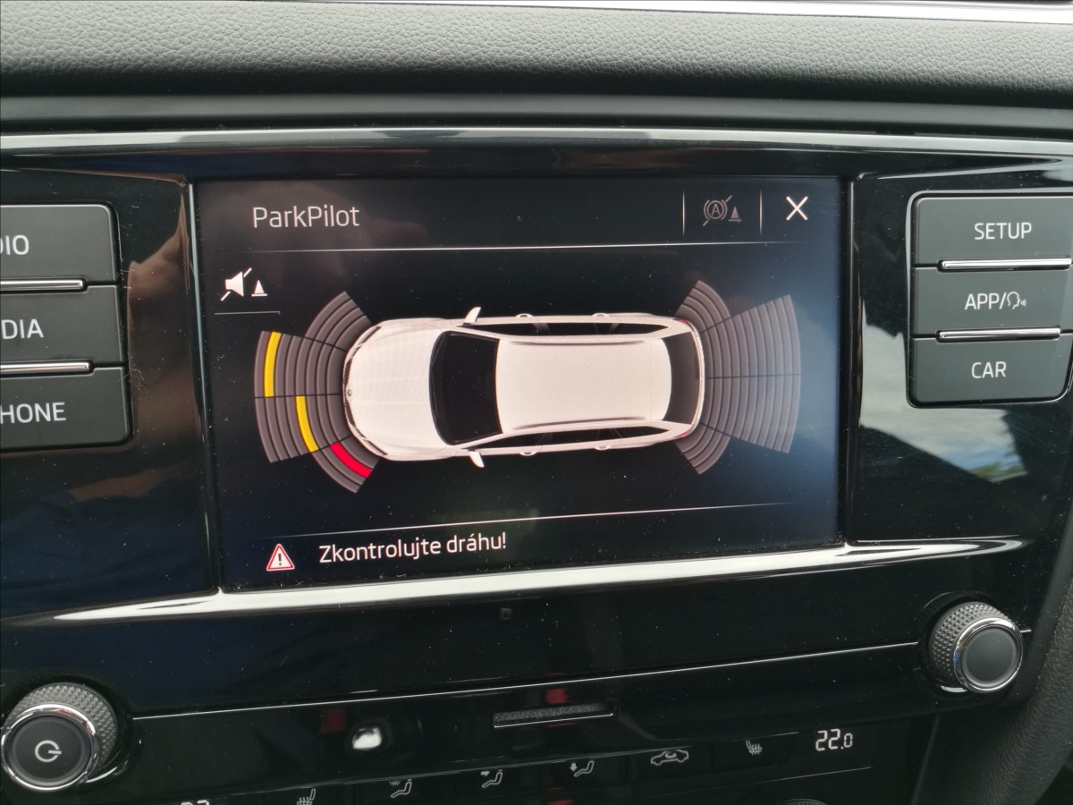 skoda-octavia-1-5-tsi-1-majitel-kombi - 8