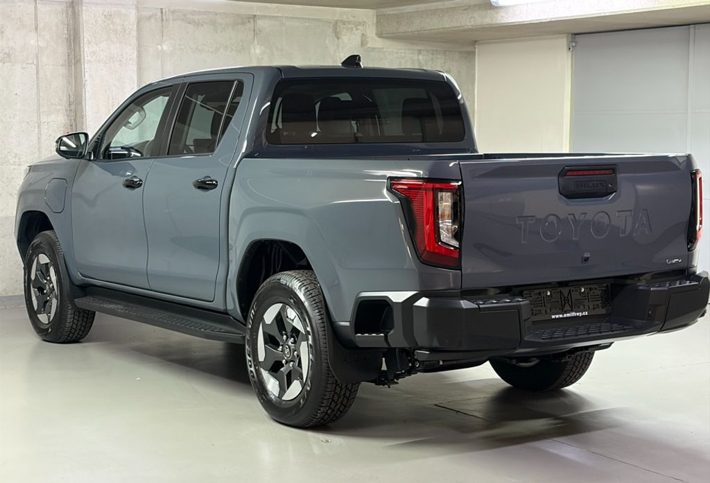 toyota-hilux-bev-at-double-cab-executive-4x4 - 6