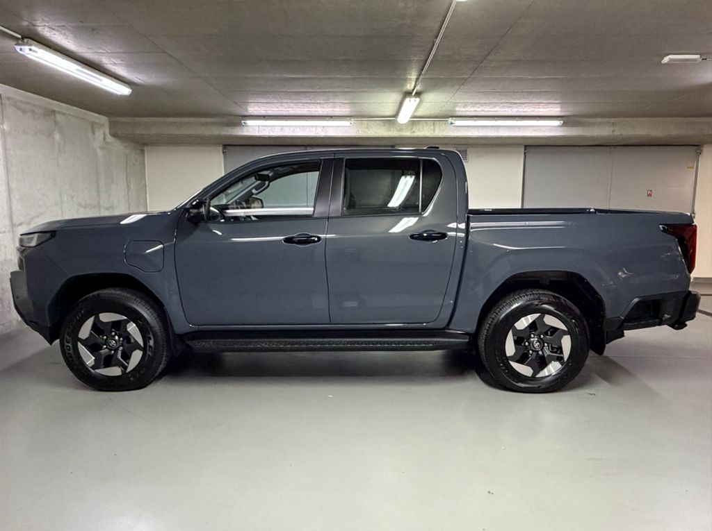 toyota-hilux-bev-at-double-cab-executive-4x4 - 7
