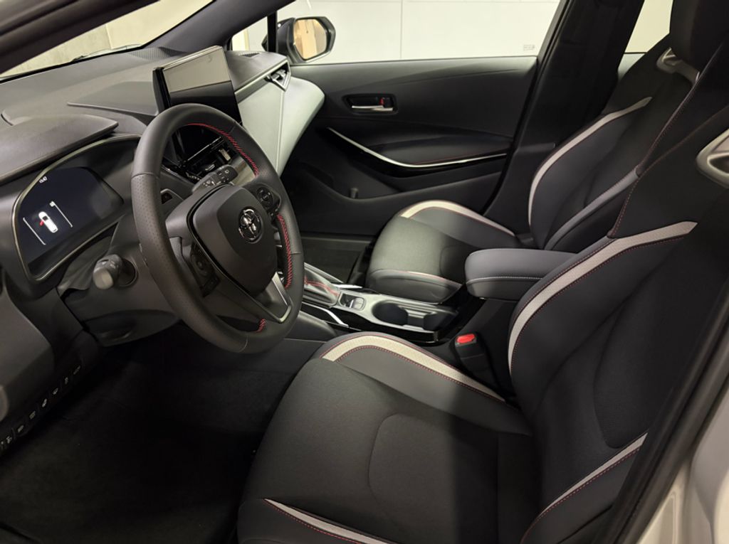 toyota-corolla-2-0-hev-gr-sport - 8
