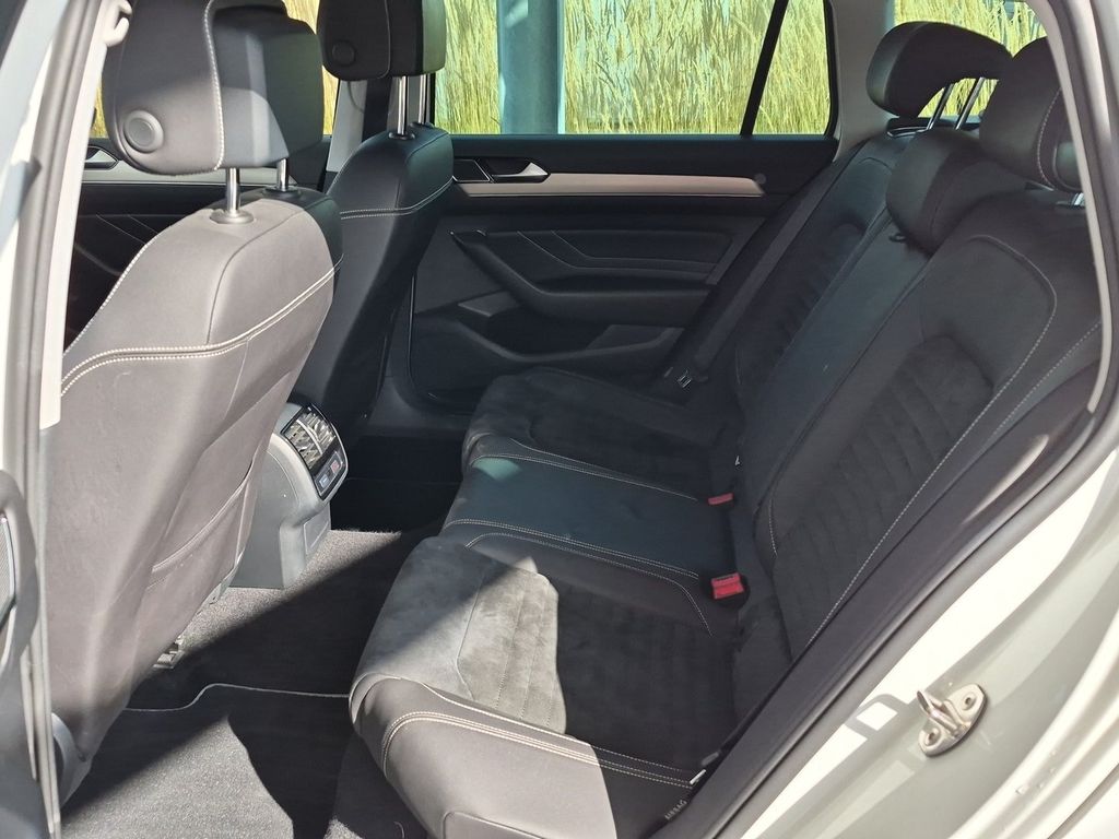 volkswagen-passat-elegance-variant-2-0-tdi-110kw - 9