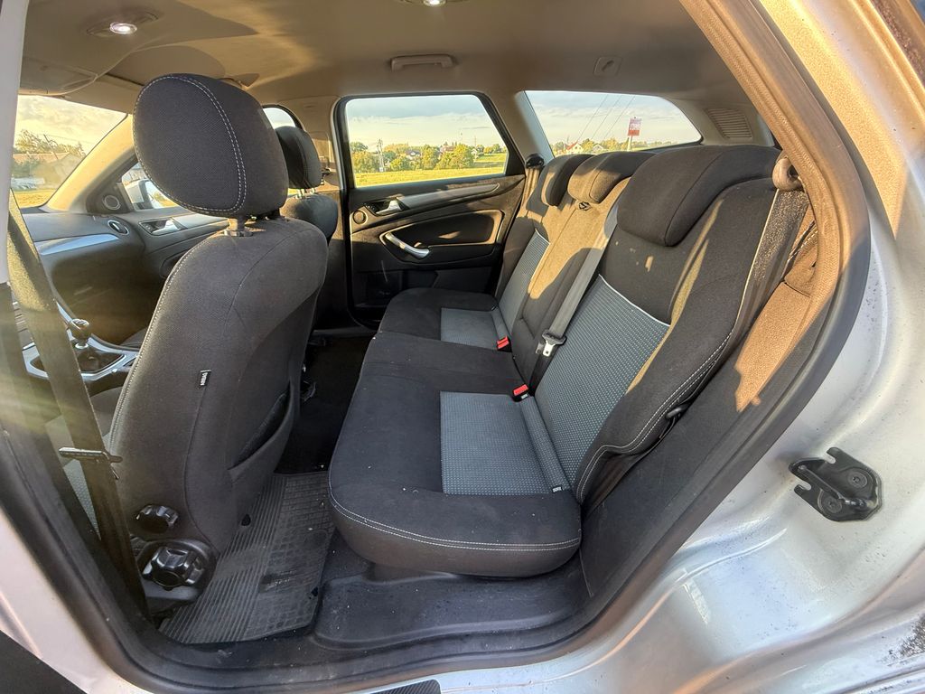 ford-mondeo-2-0-tdi-kombi-tazne-2x-kola - 8