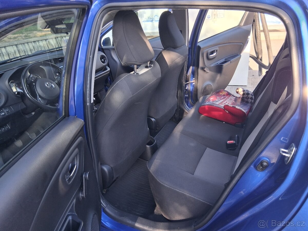 toyota-yaris-1-5 - 8
