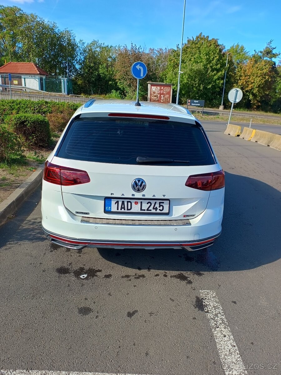 volkswagen-passat-2-0-alltrack-b8-tdi-140kw - 2