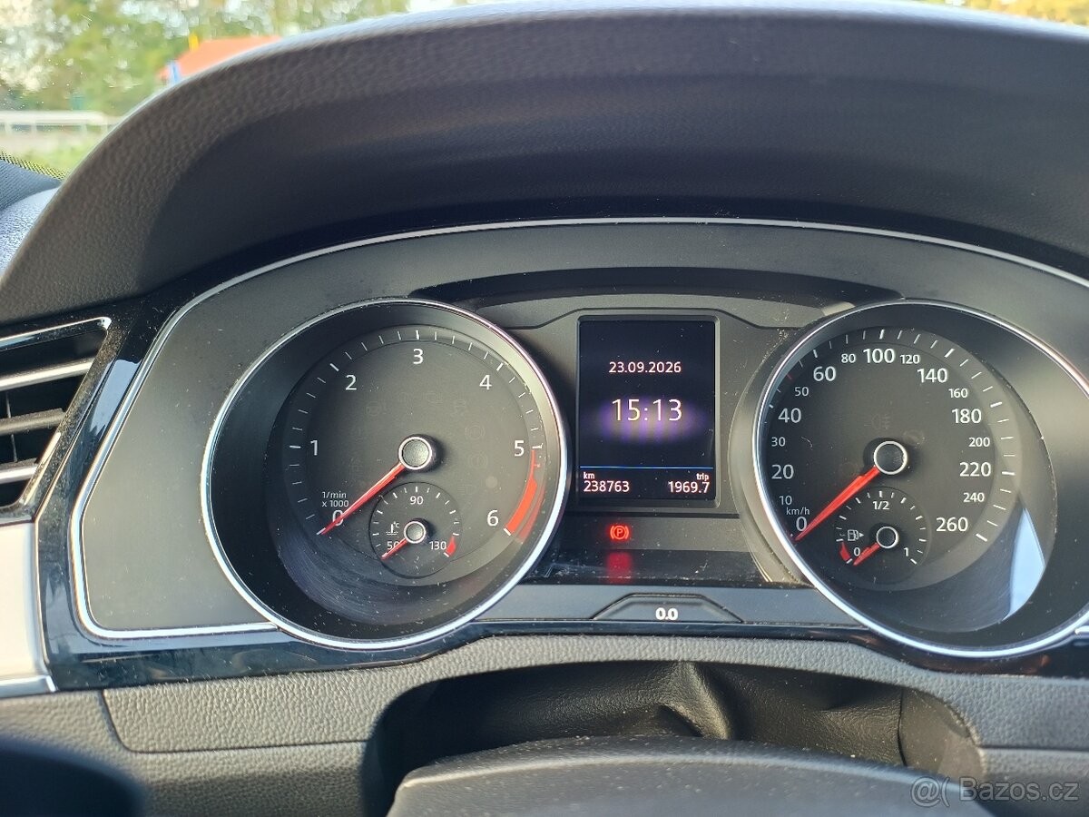 volkswagen-passat-2-0-alltrack-b8-tdi-140kw - 3