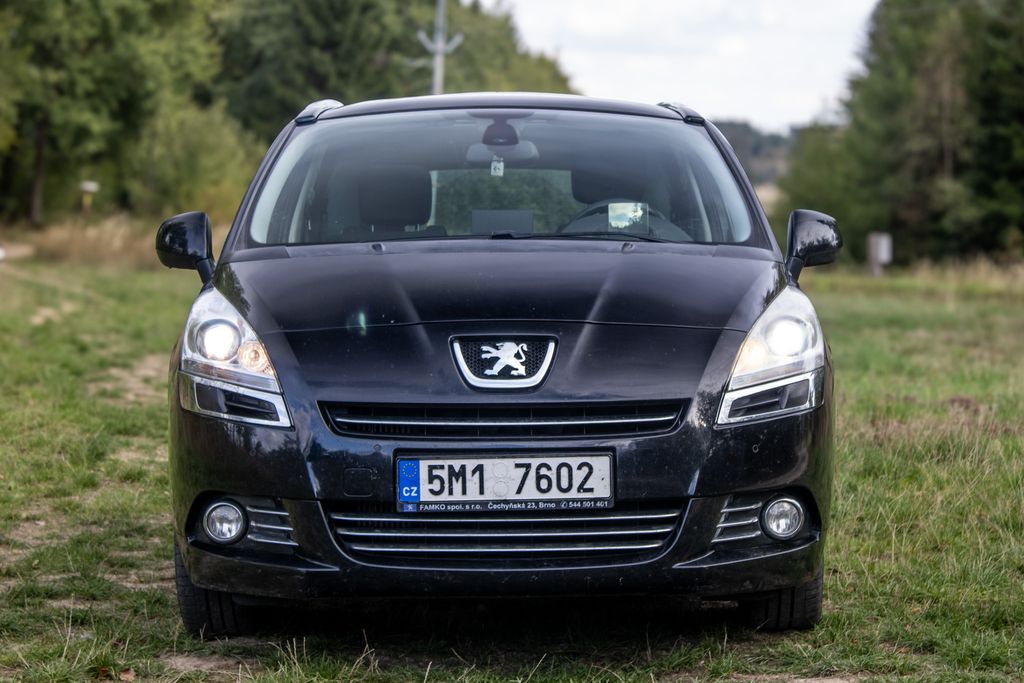 peugeot-5008-servisni-knizka-tazne - 1