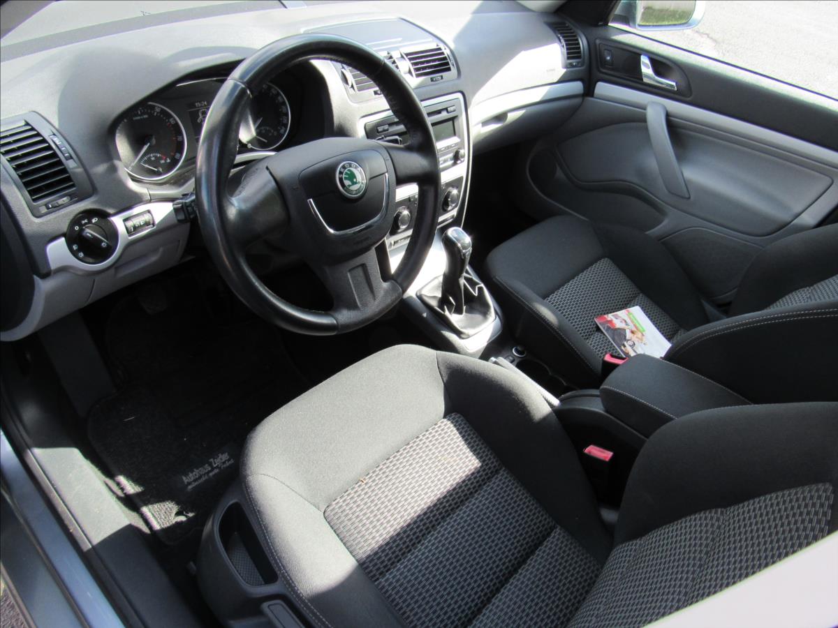 skoda-octavia-1-4-tsi-90kw-sedan - 8