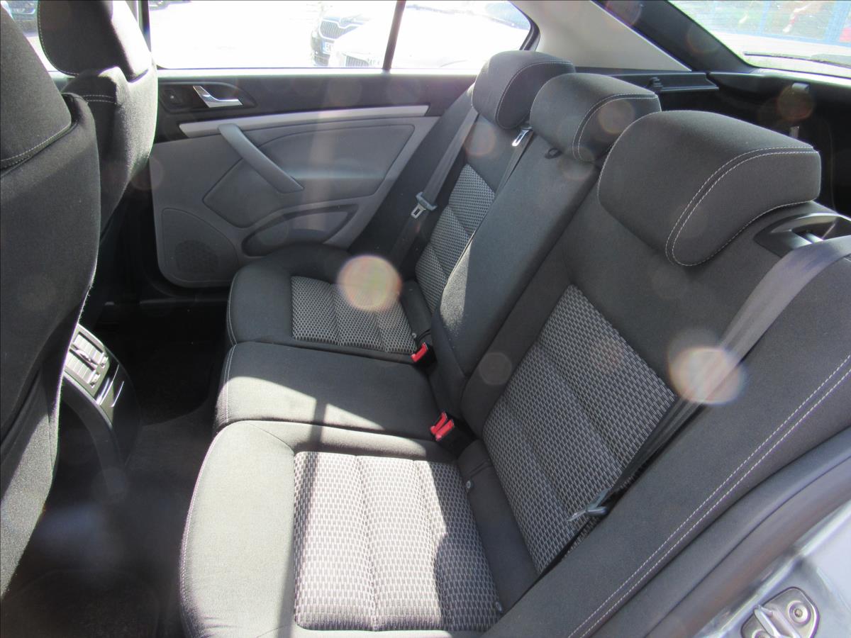 skoda-octavia-1-4-tsi-90kw-sedan - 9