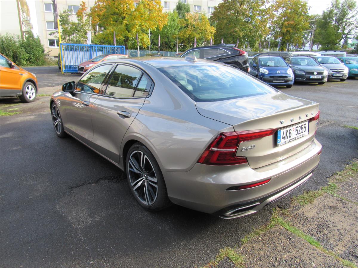 volvo-s60-2-0-b5-184kw-awd-r-design - 3