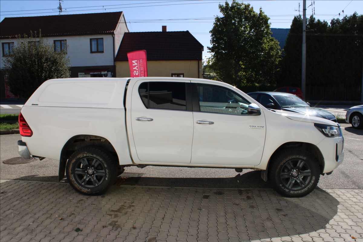 toyota-hilux-2-4-d-4d-150-dc-4x4-1-maj-cz - 2