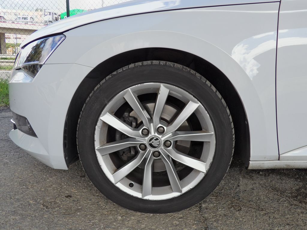 skoda-superb-2-0tdi-style-cr-canton-acc-kam - 7