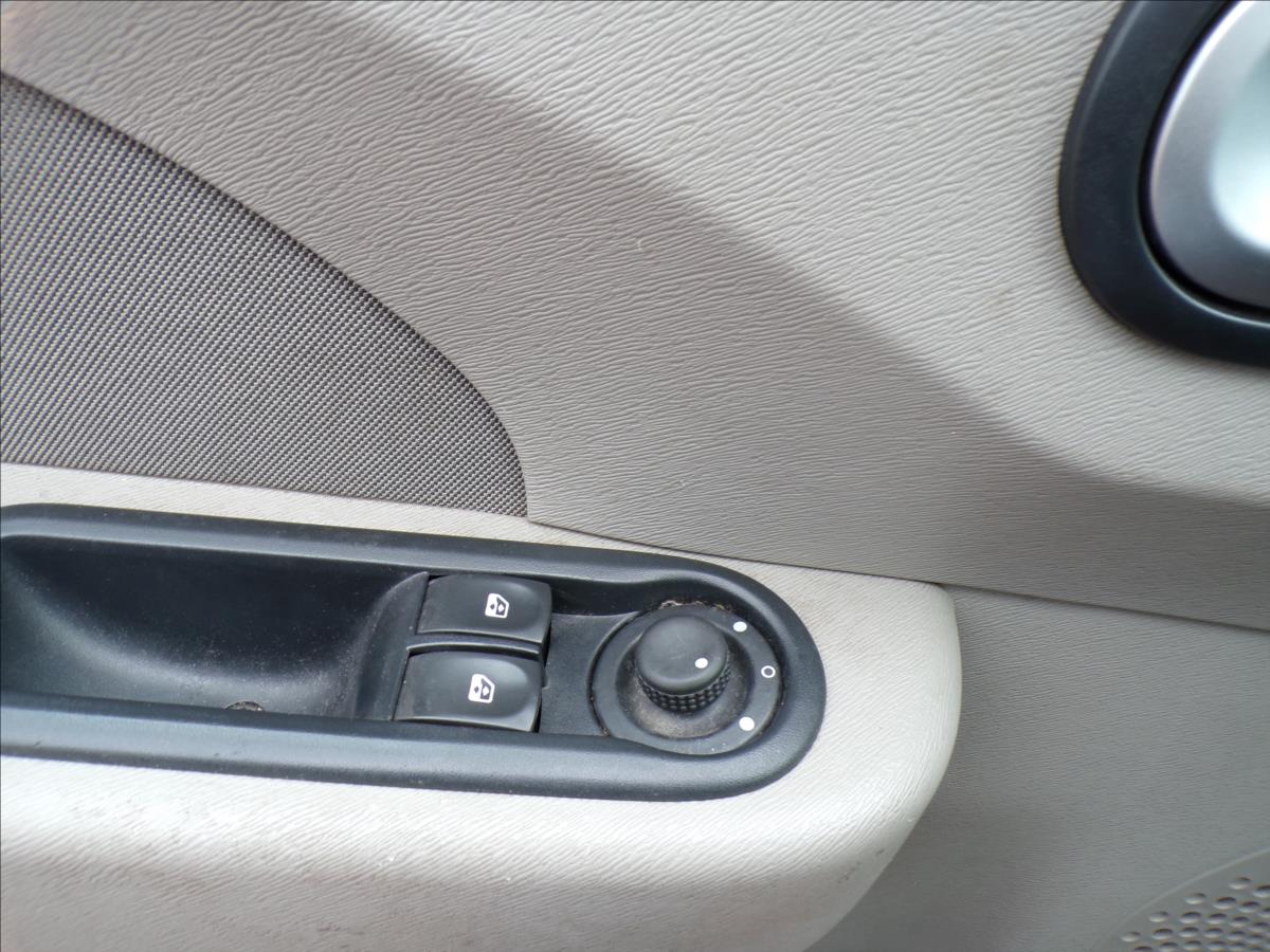 renault-twingo-1-2-i - 8