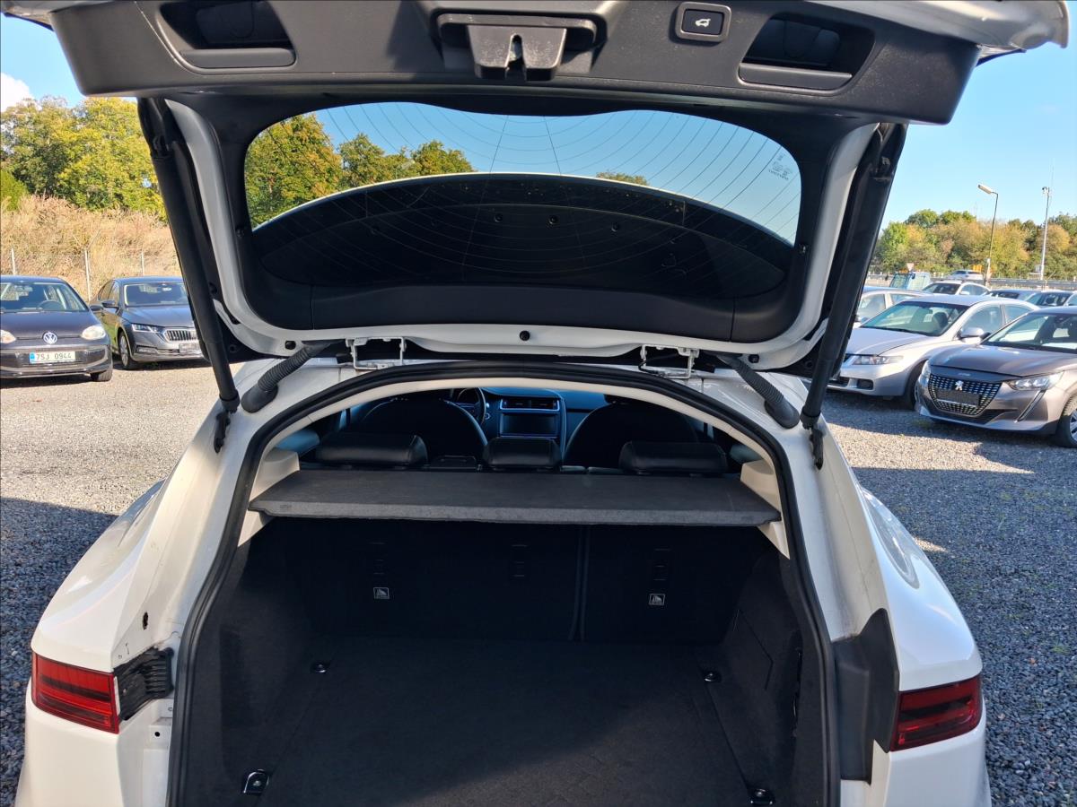 jaguar-e-pace-2-0-se - 8