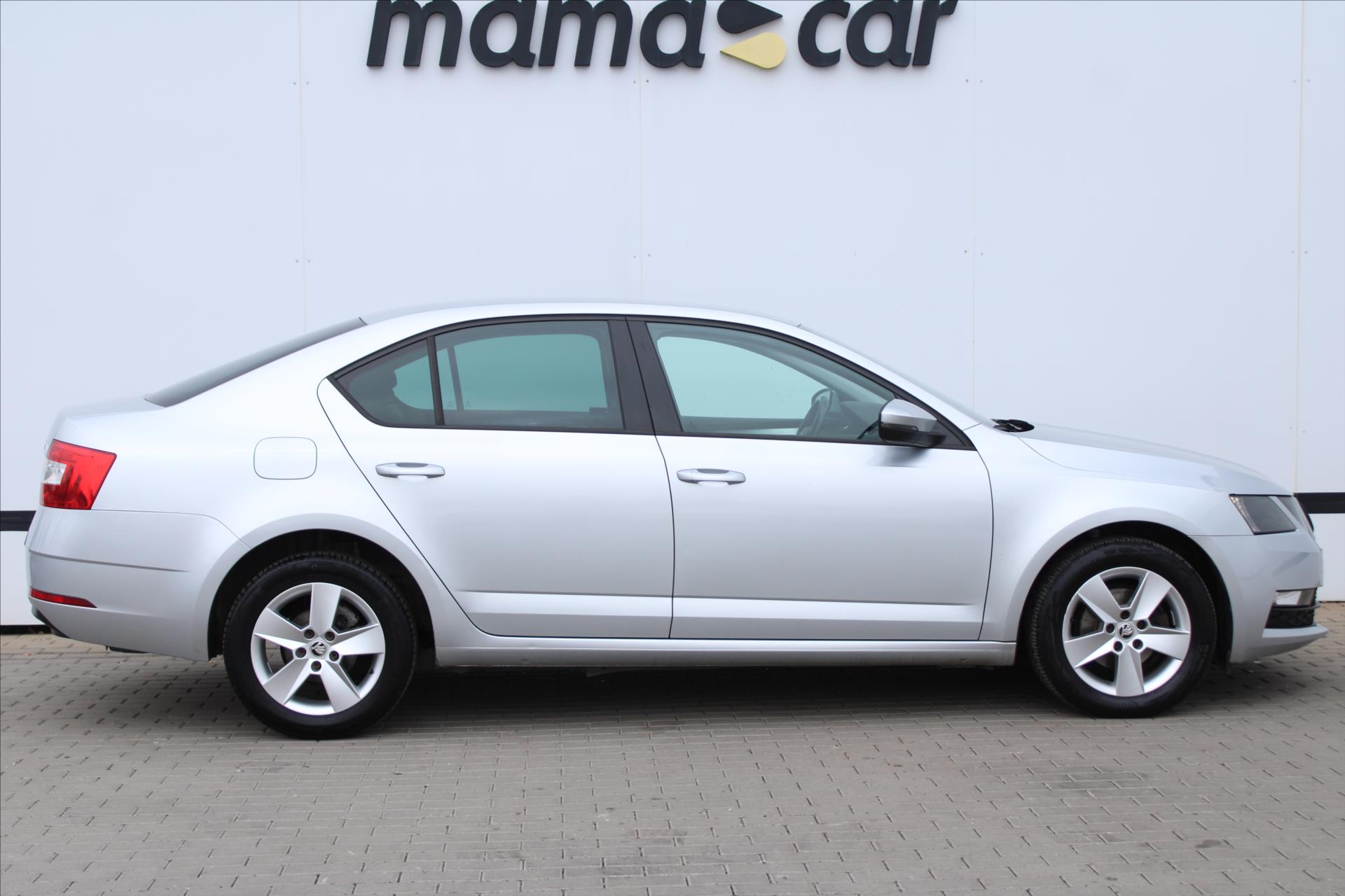 skoda-octavia-1-6-tdi-85kw-dph-1-majitel-cr - 7