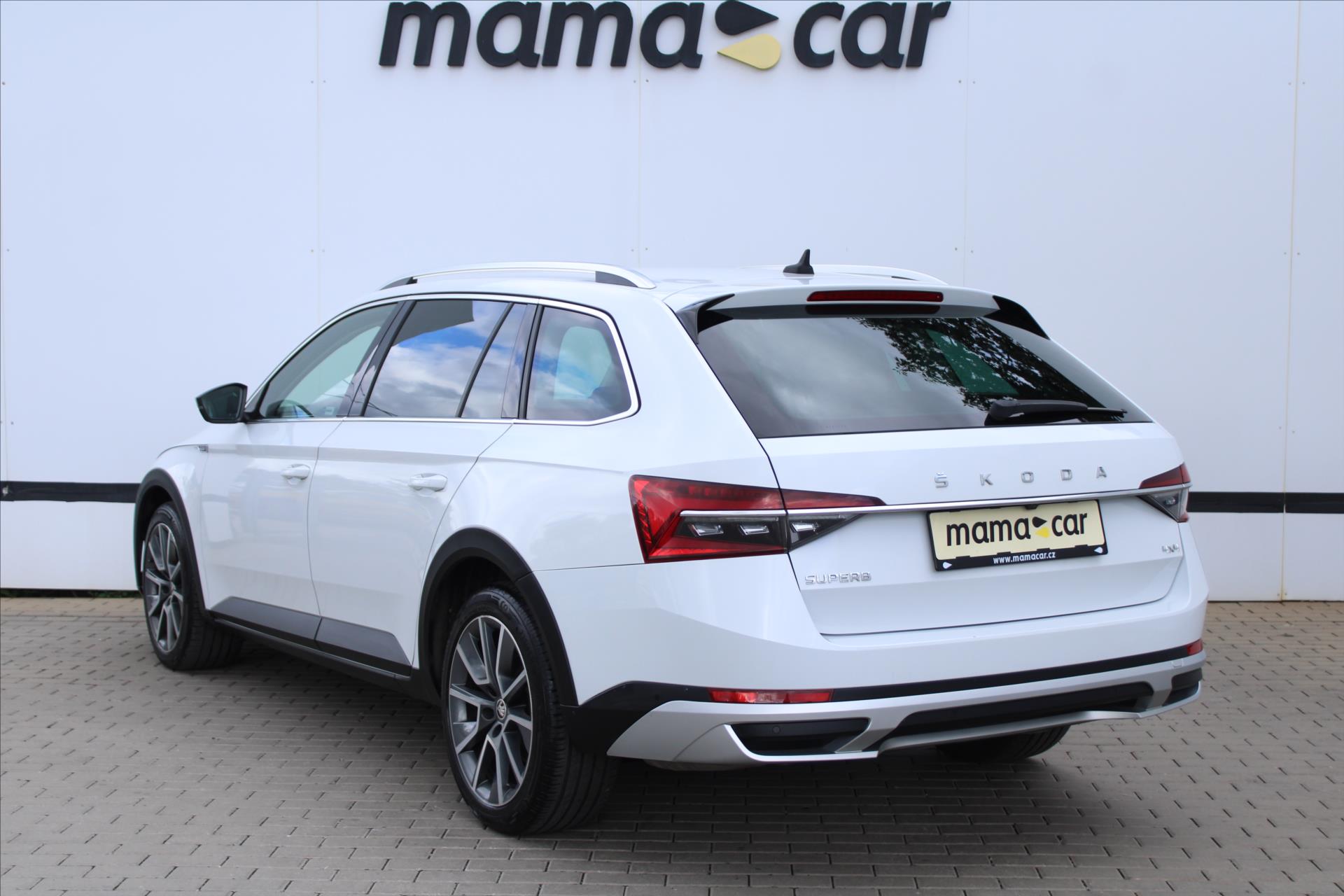skoda-superb-2-0-tdi-scout-dsg-cr - 4