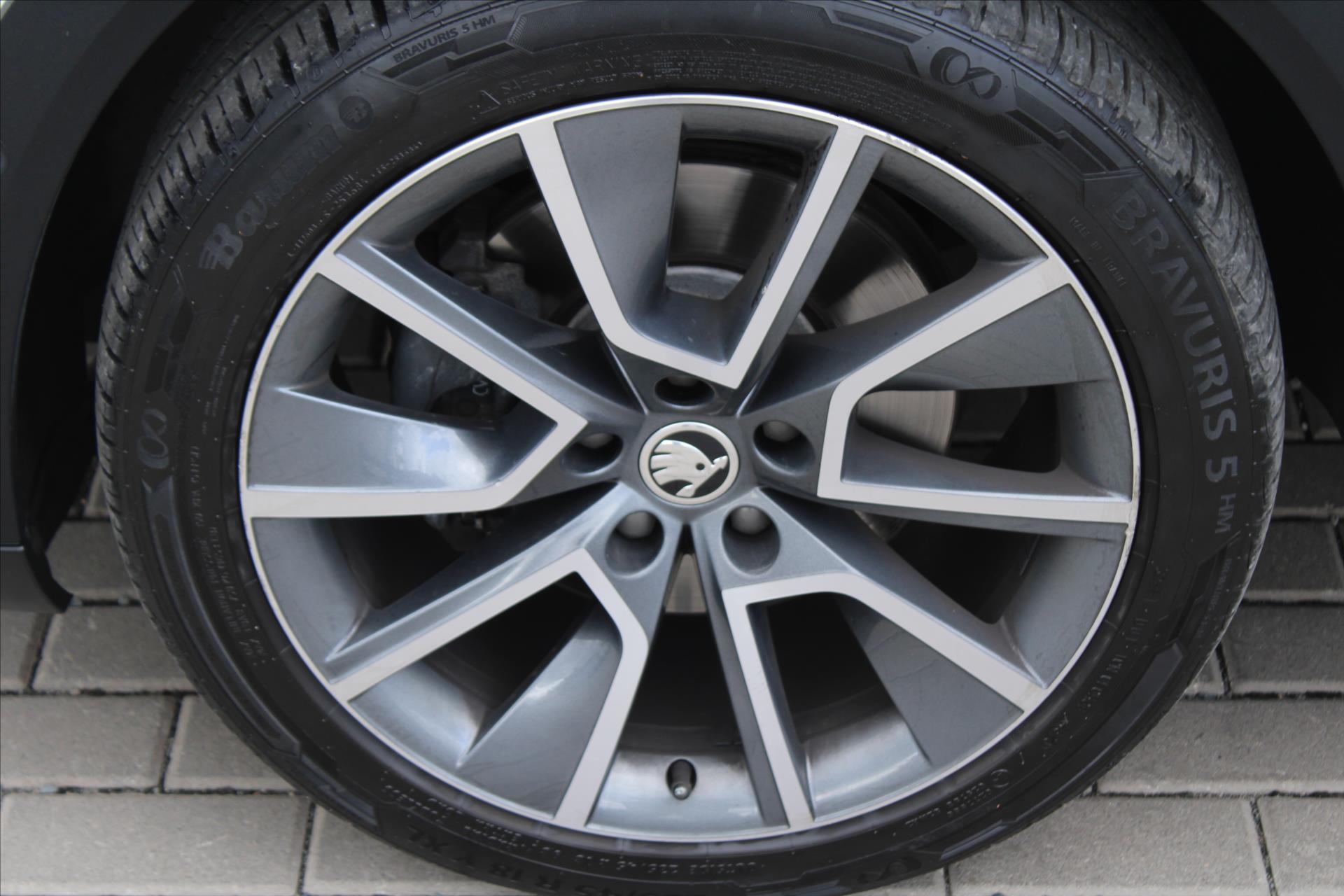 skoda-superb-2-0-tdi-scout-dsg-cr - 8
