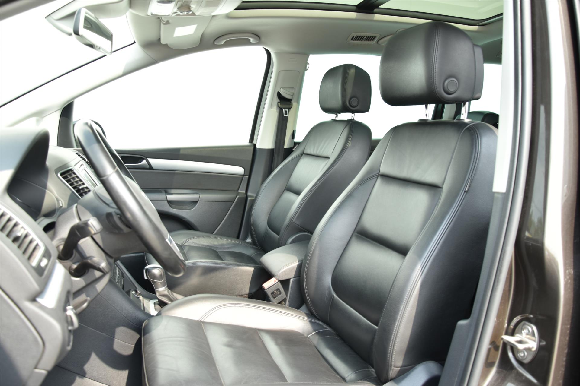 volkswagen-sharan-1-4-tsi-110kw-dsg-highline - 9