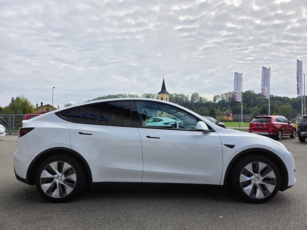 tesla-model-y-rwd-lfp-amd-ryzen - 5