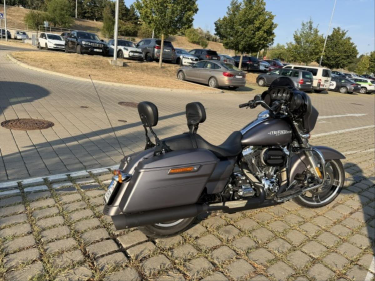 harley-davidson-street-glide-special-cz-naj-3-700km - 1