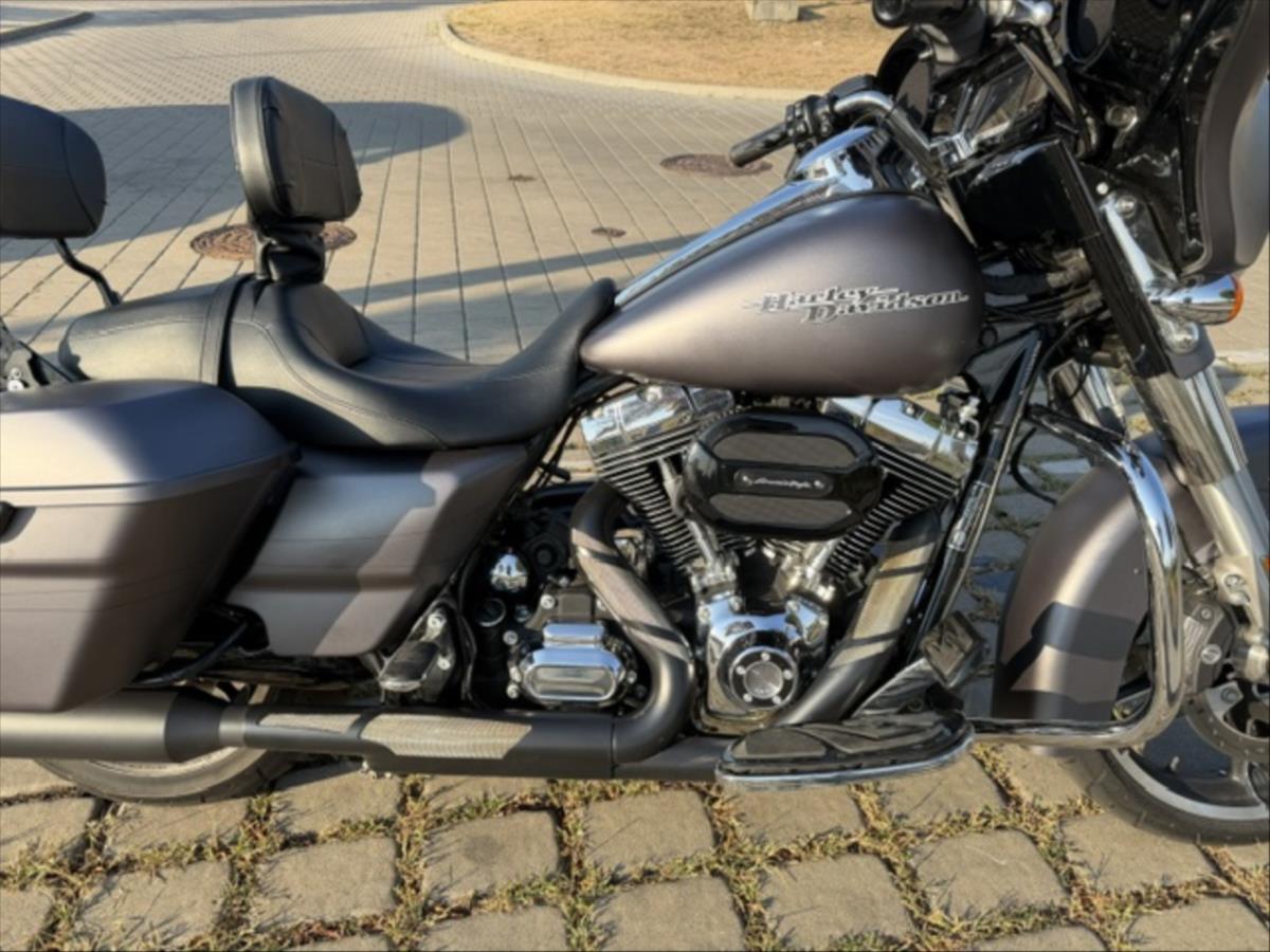 harley-davidson-street-glide-special-cz-naj-3-700km - 6