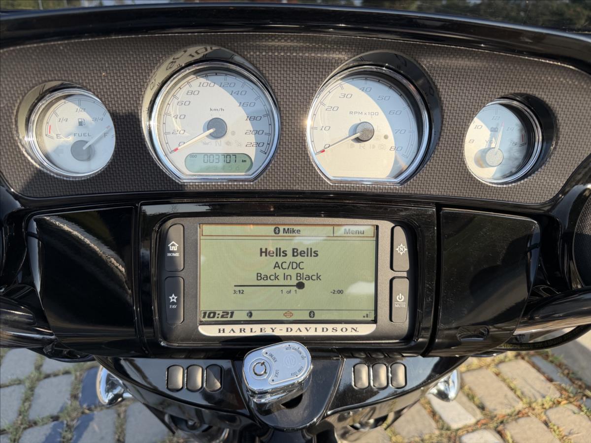 harley-davidson-street-glide-special-cz-naj-3-700km - 7