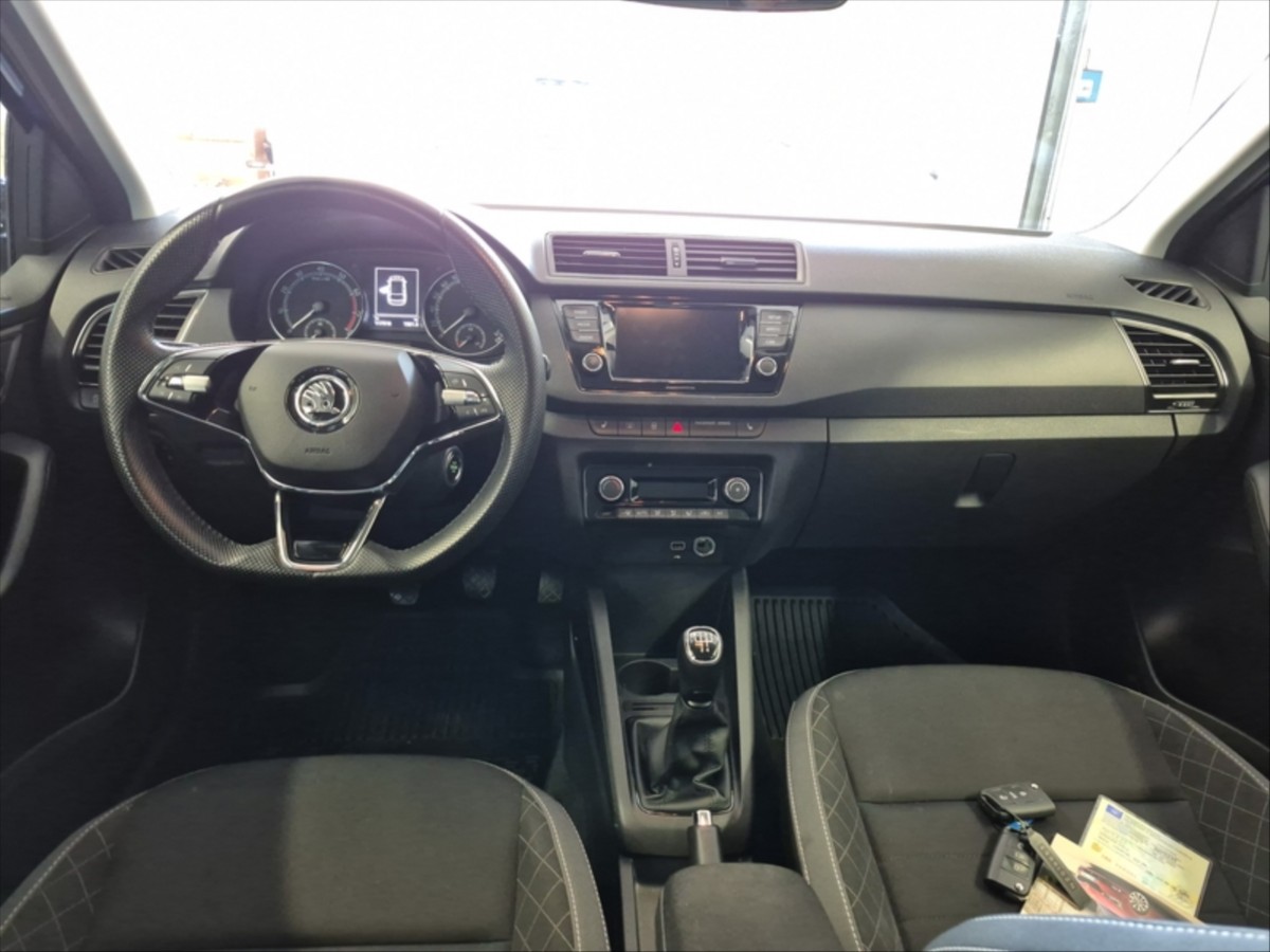 skoda-fabia-1-0-tsi-70kw-tour-black-ed - 2