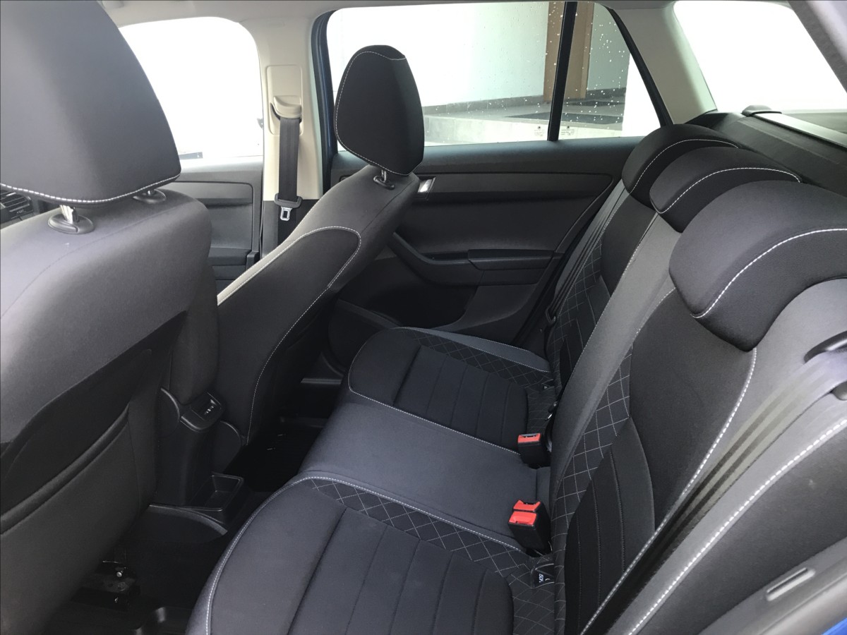 skoda-fabia-1-0-tsi-70kw-tour-black-ed - 8